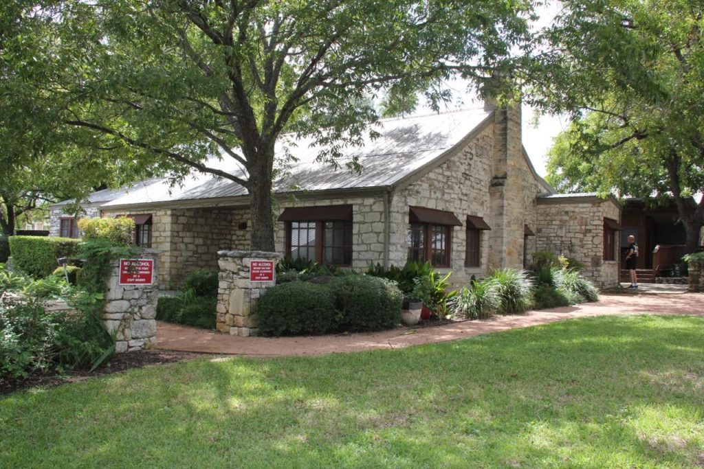 Round Rock's Historic Stagecoach Inn in Danger of Being Demolished