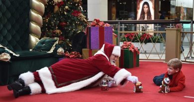 Caring Santa Visits Round Rock Premium Outlets