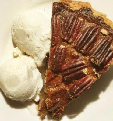 Thanksgiving Pies and Holiday Family Dinners at Svantes