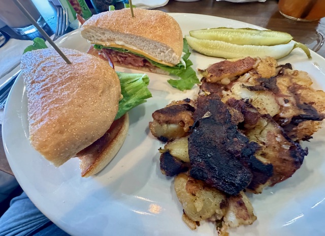 BLT with super crispy home potatoes - Round the Rock image
